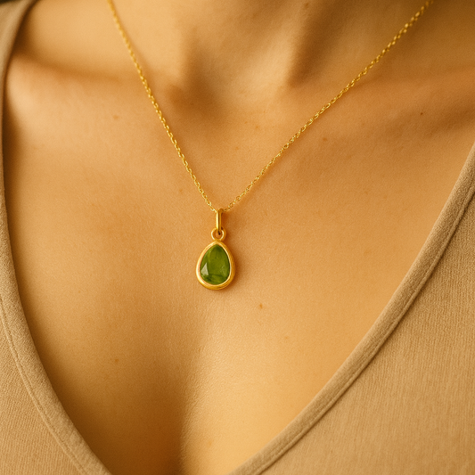 Olira – Peridot Pendant in Gold