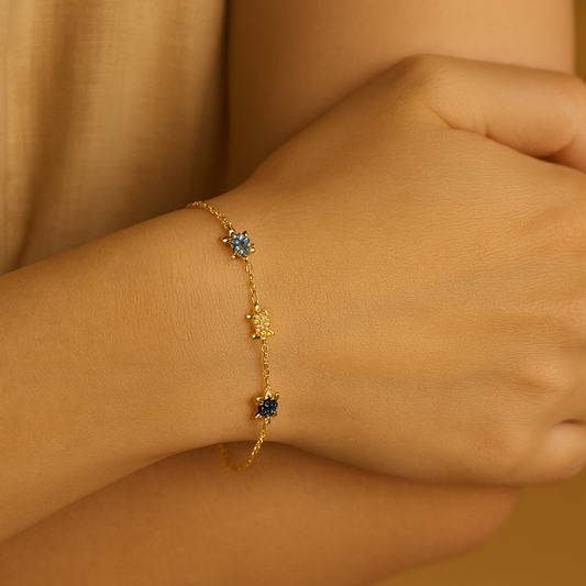 Thalassa – Turtle Charm Bracelet in Gold