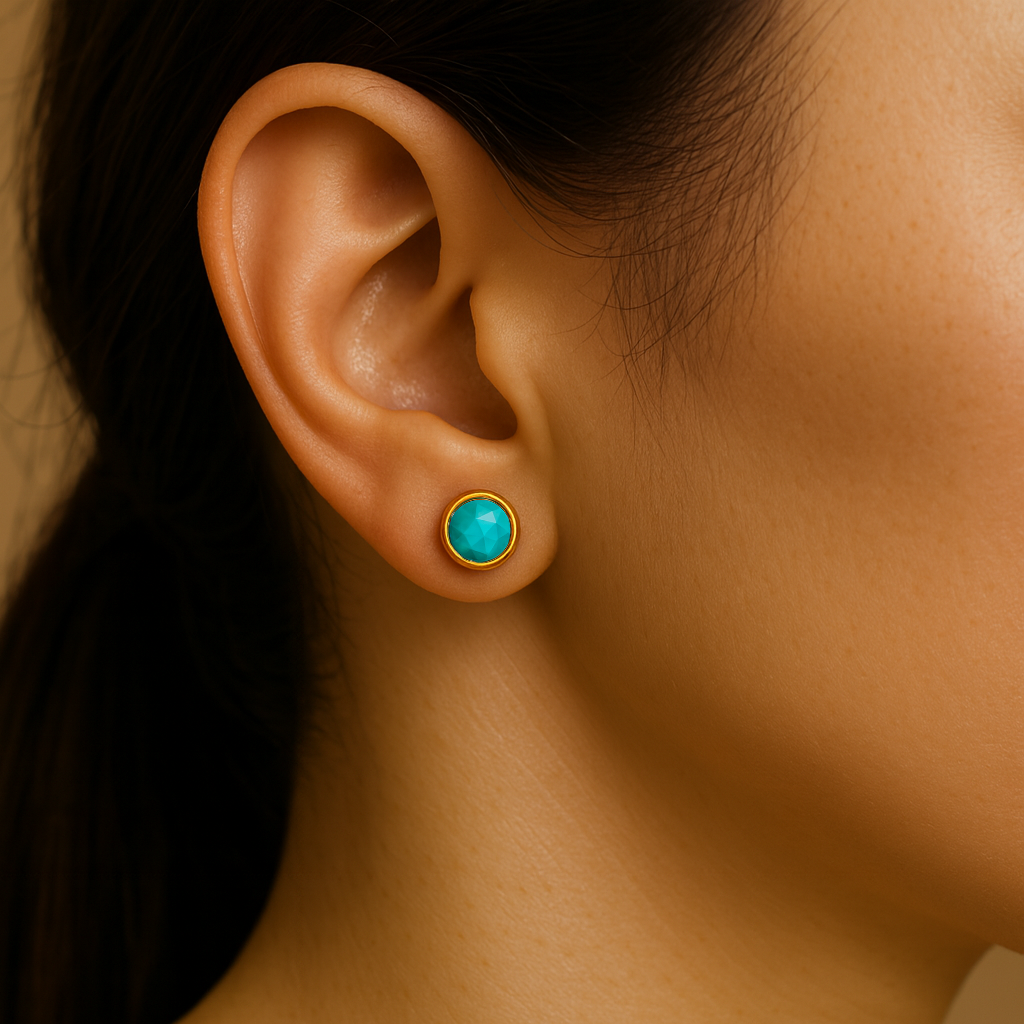 Aqua – Stud Earrings in Gold & Turquoise