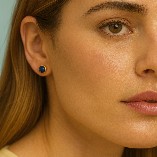 Cénoa – Petite Lapis Studs in Gold