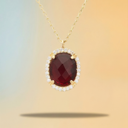 Margot – Oval Garnet Pendant Necklace in Gold